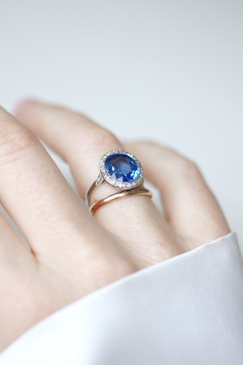Art Deco Halo Ring With 4.40 Cts No Heat Ceylon Sapphire And Diamonds On Platinum-photo-4