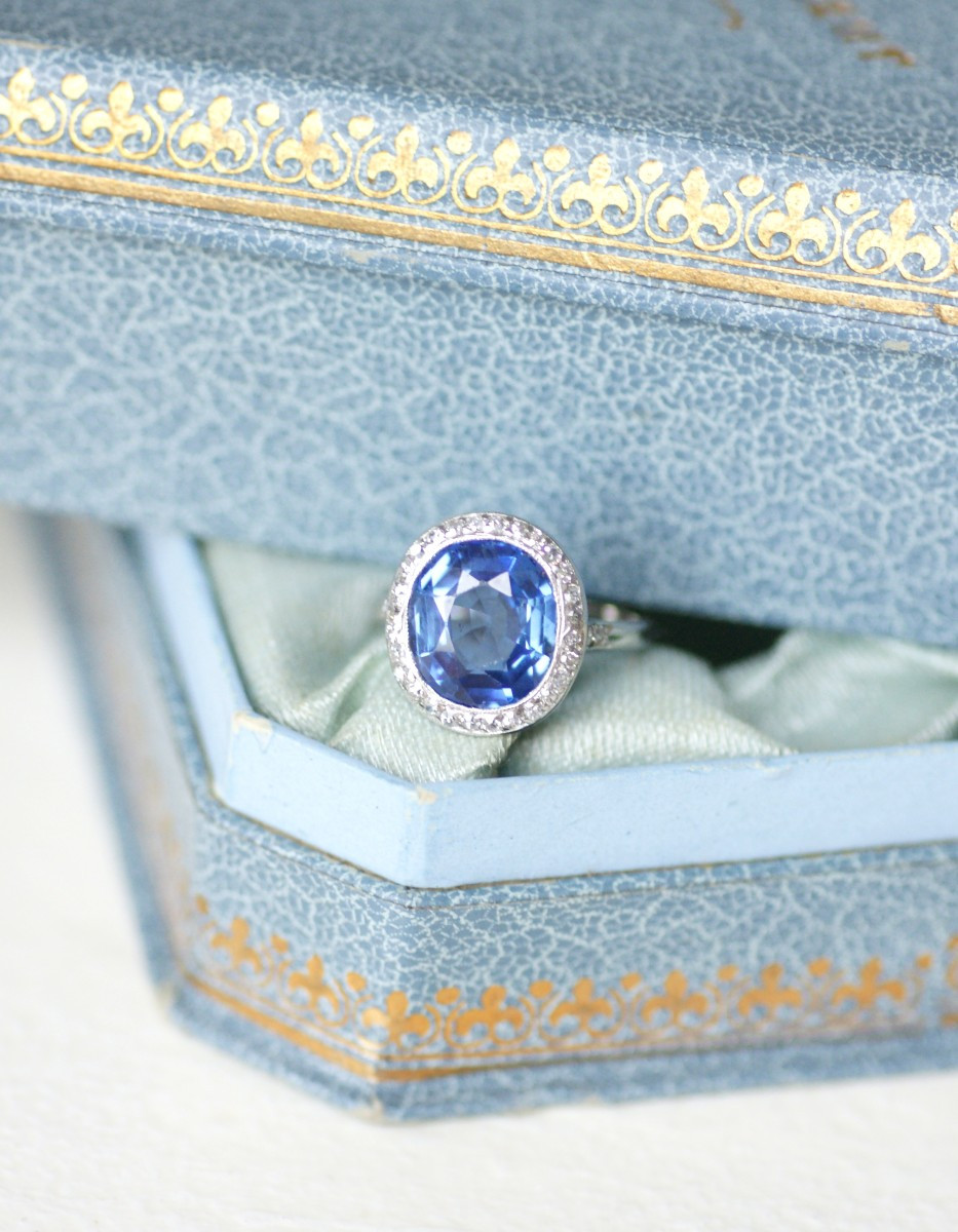 Art Deco Halo Ring With 4.40 Cts No Heat Ceylon Sapphire And Diamonds On Platinum