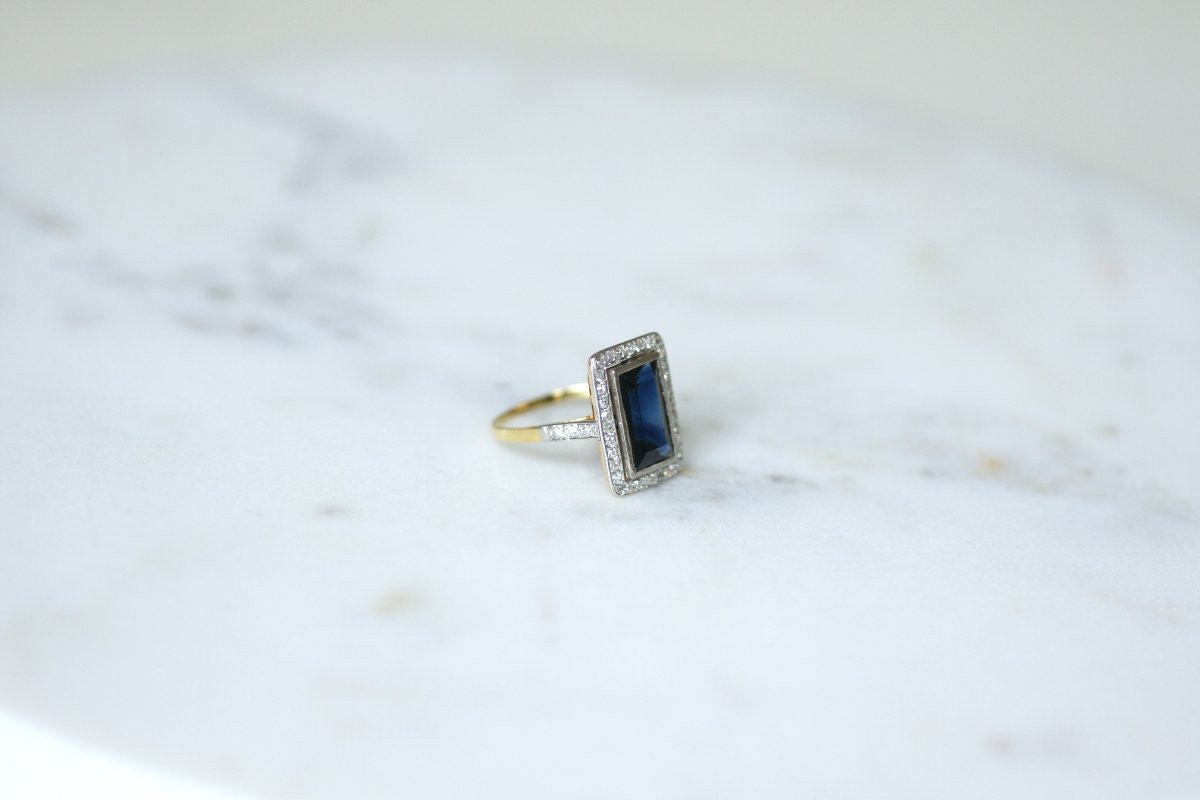 Art Deco Rectangle Ring With 4.40 Carat Sapphire Surrounded By Diamonds On Yellow Gold And Platinum-photo-3