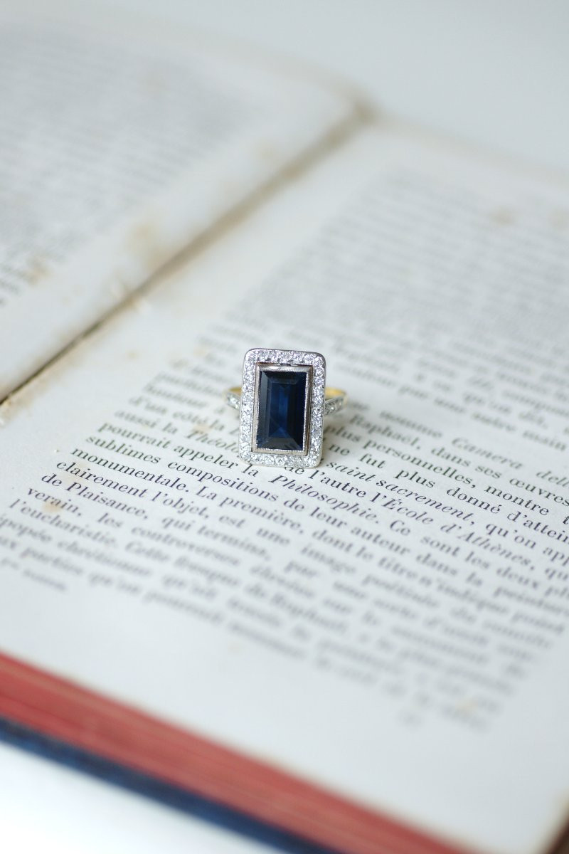 Art Deco Rectangle Ring With 4.40 Carat Sapphire Surrounded By Diamonds On Yellow Gold And Platinum-photo-1