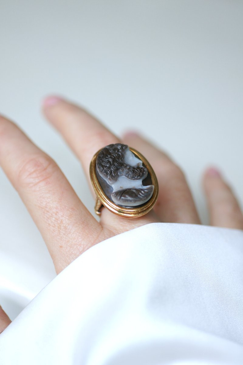 Antique Sardonyx Cameo Signet Ring With Three Layers In Yellow Gold, Unisex-photo-2