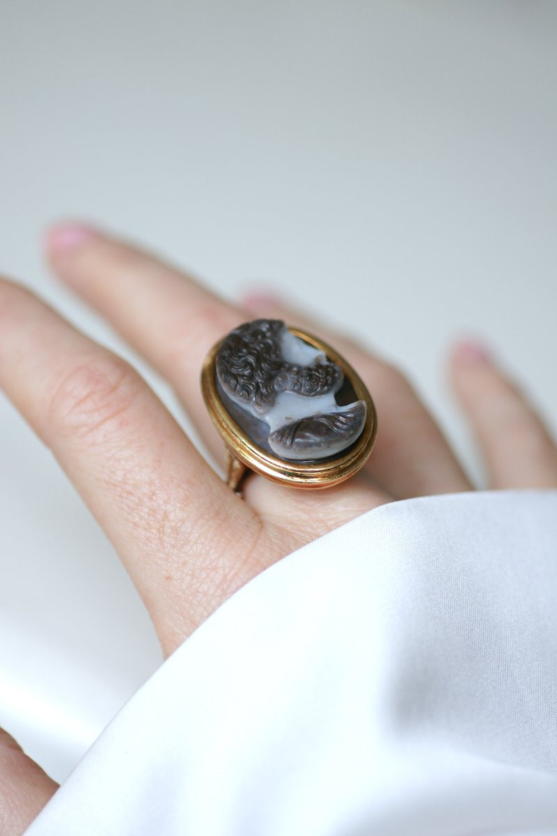 Antique Sardonyx Cameo Signet Ring With Three Layers In Yellow Gold, Unisex-photo-3