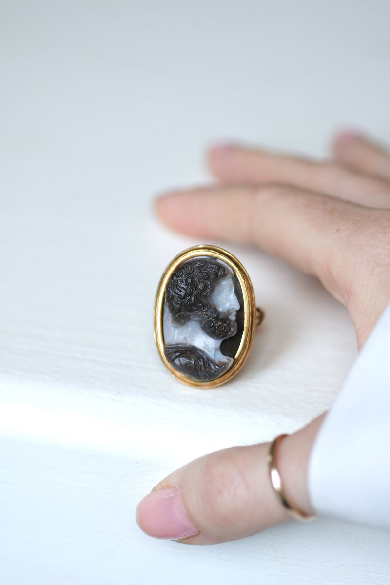 Antique Sardonyx Cameo Signet Ring With Three Layers In Yellow Gold, Unisex-photo-6