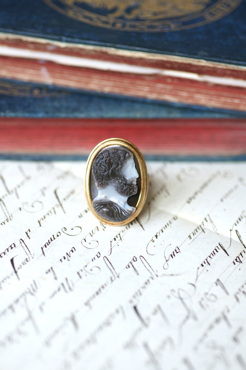 Antique Sardonyx Cameo Signet Ring With Three Layers In Yellow Gold, Unisex-photo-7