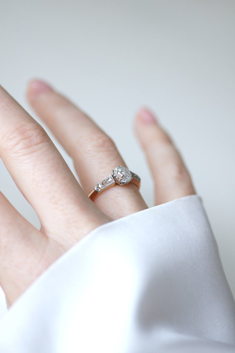 Edwardian Engagement Ring, 1.10 Carats Old Mine Cut Diamond, On Rose Gold And Platinum-photo-2