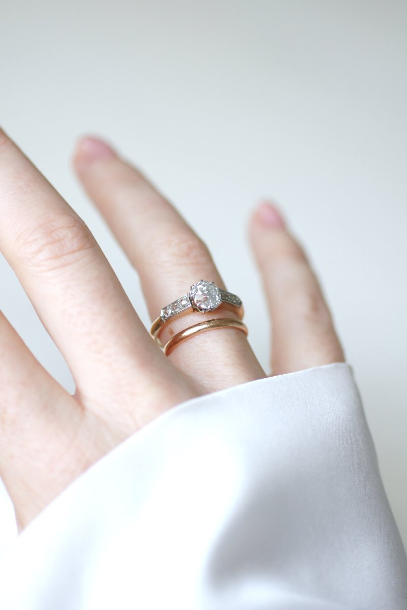 Edwardian Engagement Ring, 1.10 Carats Old Mine Cut Diamond, On Rose Gold And Platinum-photo-3