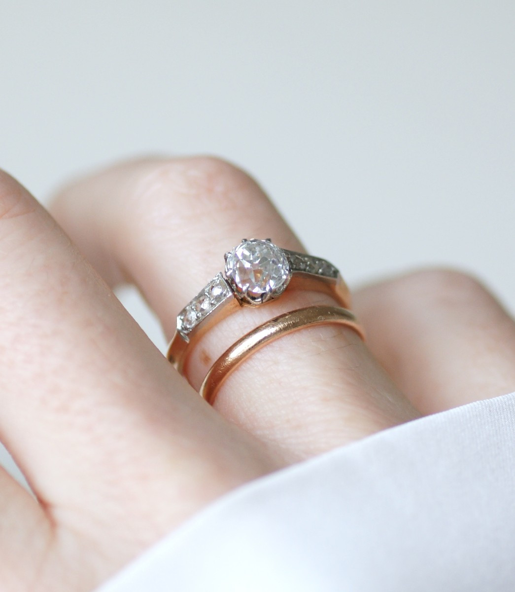 Edwardian Engagement Ring, 1.10 Carats Old Mine Cut Diamond, On Rose Gold And Platinum