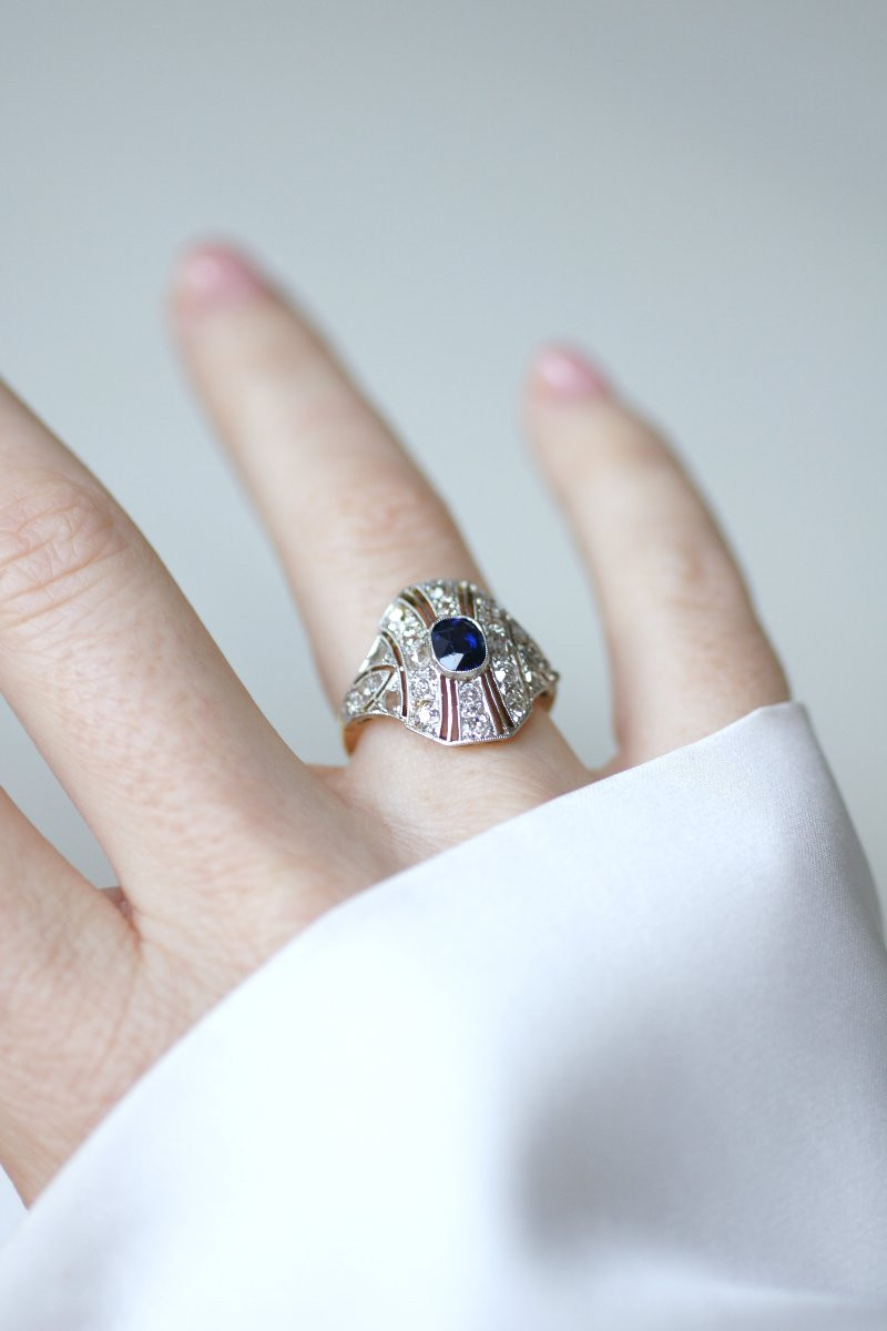 Art Deco Dome Ring With Sapphire And Diamonds On Platinum-photo-3