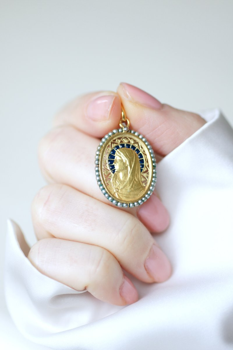 Antique Virgin Mary Medal, Plique-à-jour Enamel And Natural Pearls On Yellow Gold-photo-3