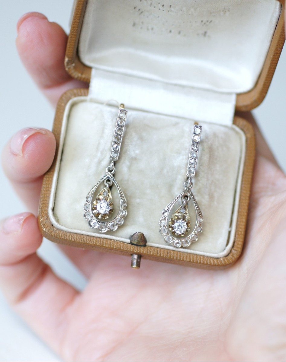 Art Deco Drop Earrings With Diamonds On Yellow And White Gold