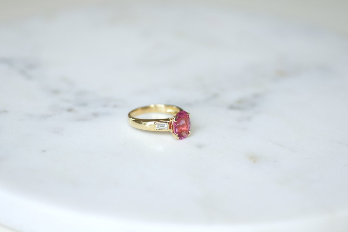 Pink Tourmaline And Baguette Diamond Ring In Yellow Gold-photo-4