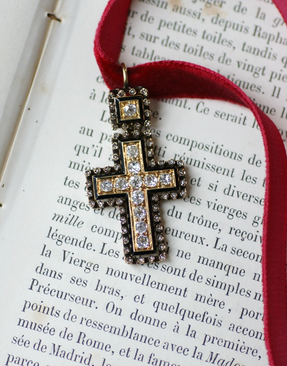 Croix Ancienne Diamants et Email sur Or Jaune et Argent