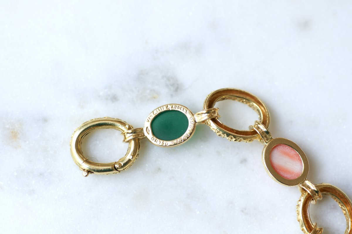 Bracelet Van Cleef and Arpels Delphes Corail et Chrysoprase sur Or Jaune-photo-3