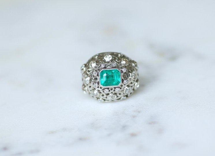 2.10 Cts Colombian Emerald And Diamonds On Platinum Ring-photo-2