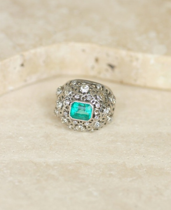 2.10 Cts Colombian Emerald And Diamonds On Platinum Ring-photo-4