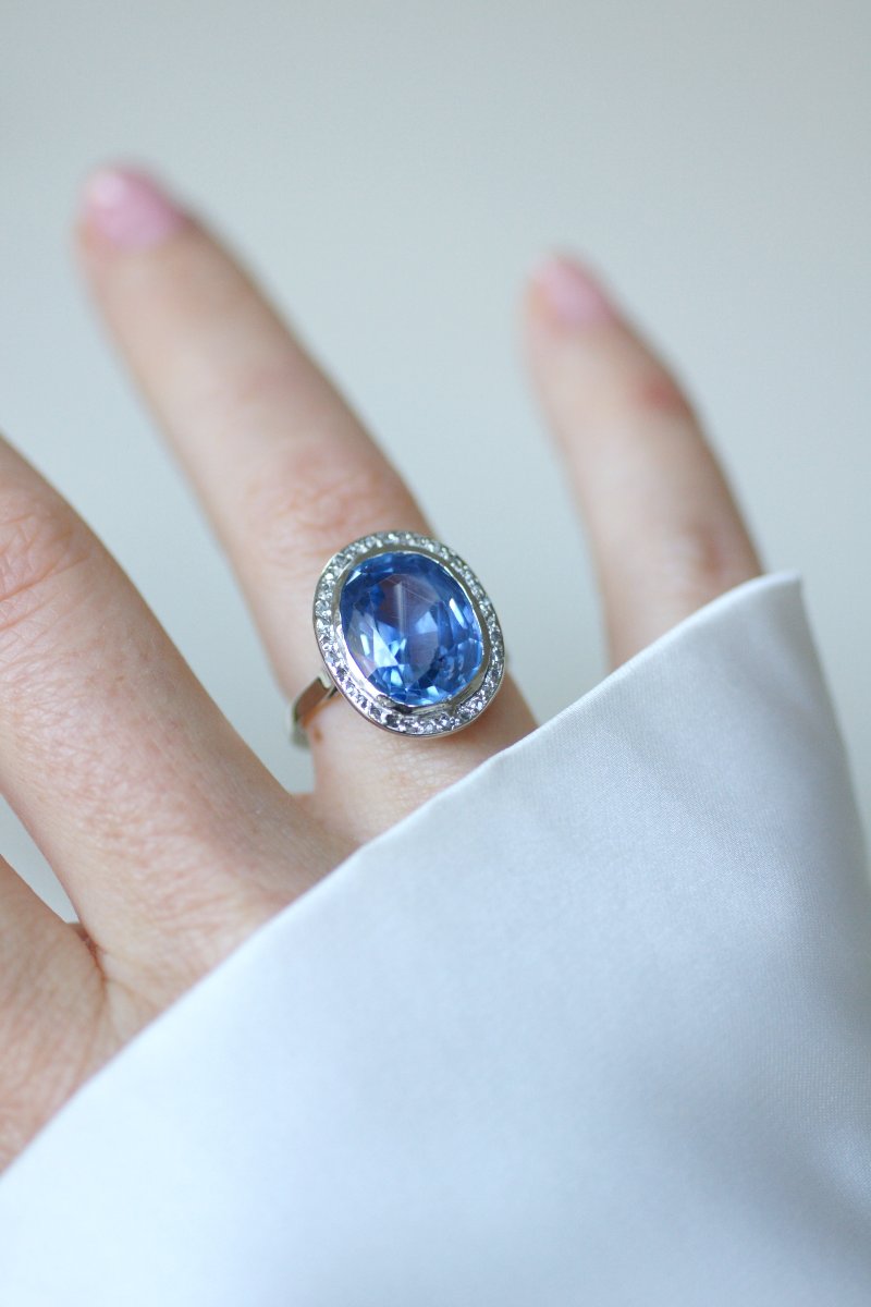 Bague Ovale Art Déco Saphir de Ceylan Non Chauffé 10,50 Cts et Diamants sur Or et Platine-photo-1