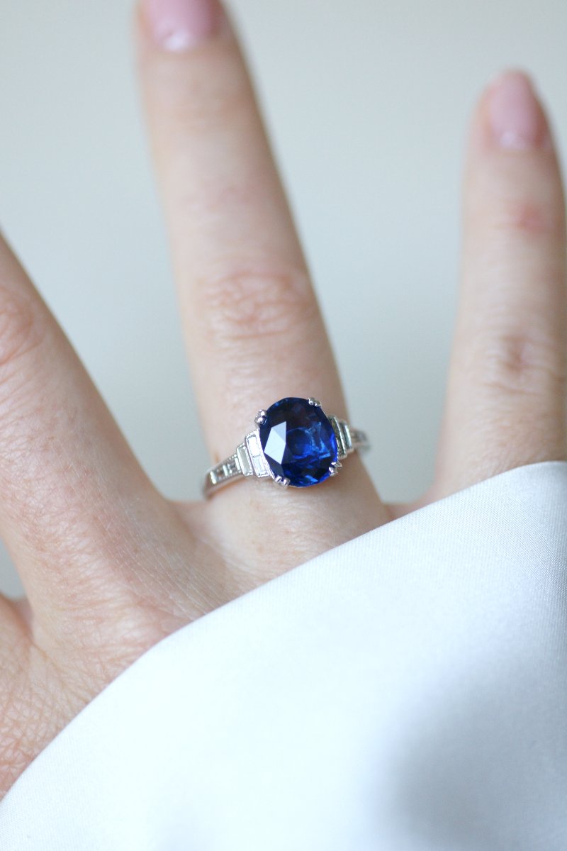 Bague Saphir Ceylan Non Chauffé 3,50 Cts et Diamant Baguette sur Or Blanc-photo-2