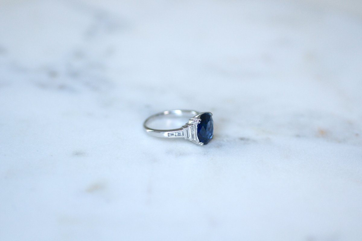 Bague Saphir Ceylan Non Chauffé 3,50 Cts et Diamant Baguette sur Or Blanc-photo-3