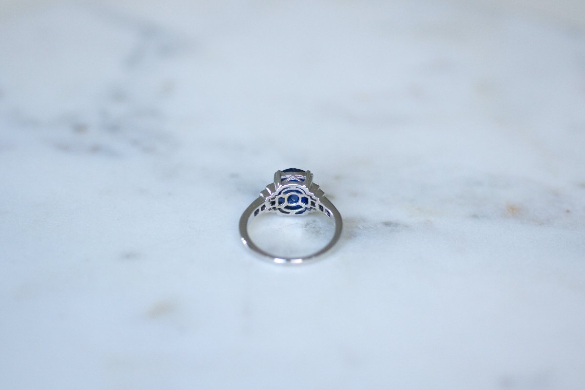 Bague Saphir Ceylan Non Chauffé 3,50 Cts et Diamant Baguette sur Or Blanc-photo-5
