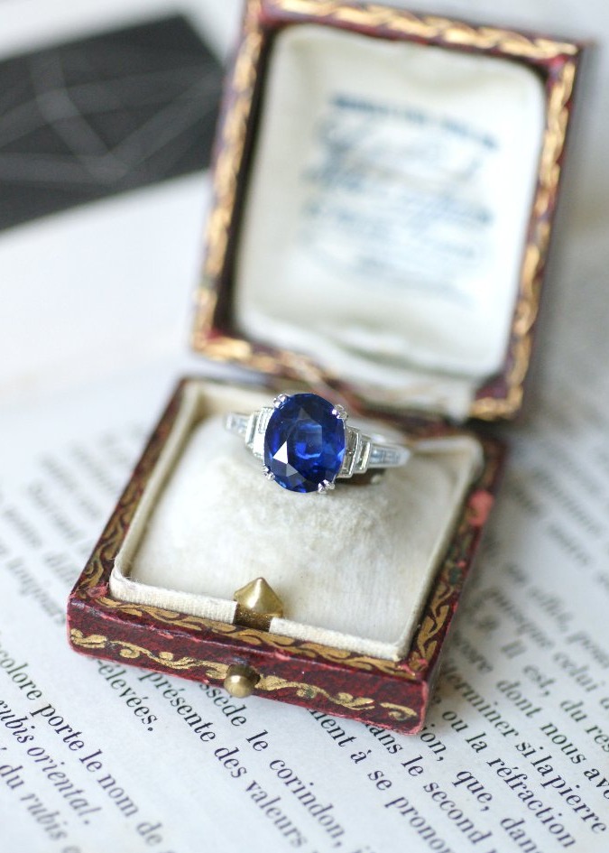 Bague Saphir Ceylan Non Chauffé 3,50 Cts et Diamant Baguette sur Or Blanc