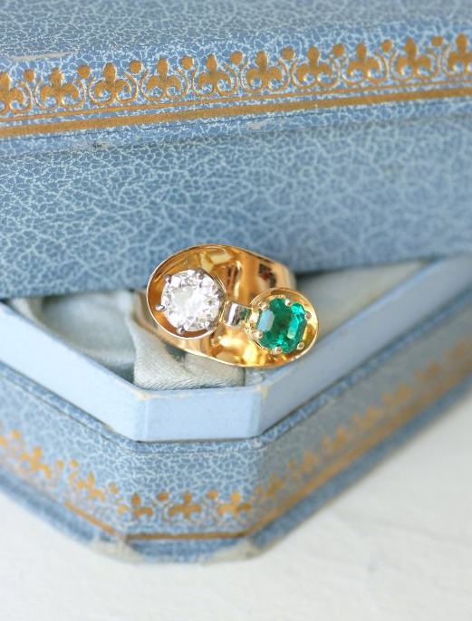 Bague Toi et Moi Tourbillon Emeraude Colombienne et Diamant