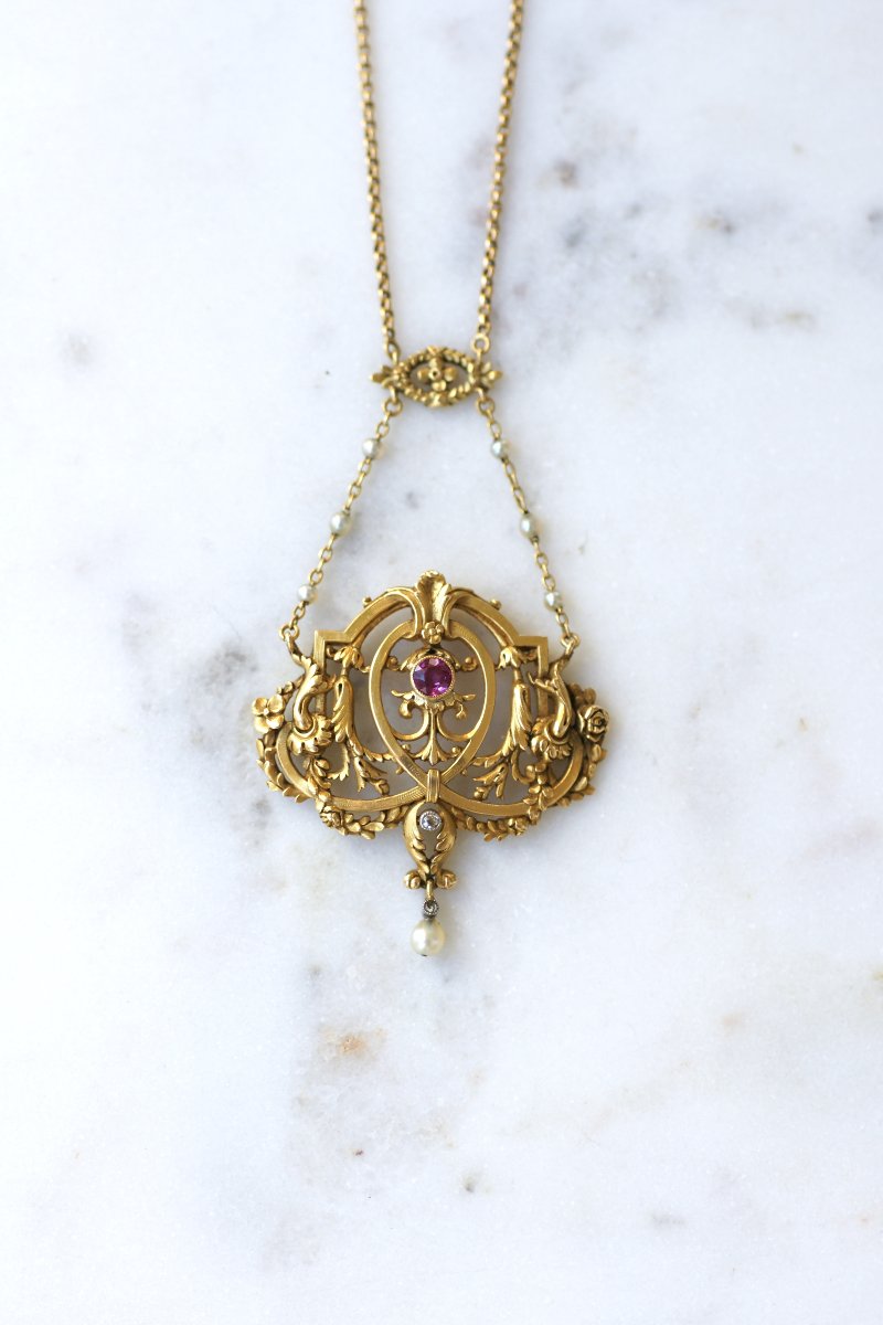Edwardian Necklace With Burmese Ruby, Diamonds, And Natural Pearls On Yellow Gold-photo-3