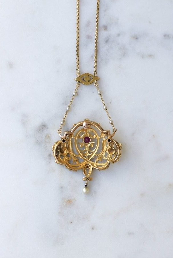 Edwardian Necklace With Burmese Ruby, Diamonds, And Natural Pearls On Yellow Gold-photo-4
