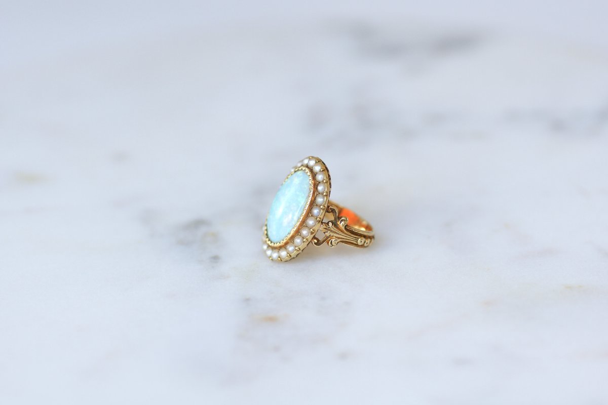 19th-century Antique Victorian Ring With Australian Opal And Natural Pearls Set In Yellow Gold-photo-2