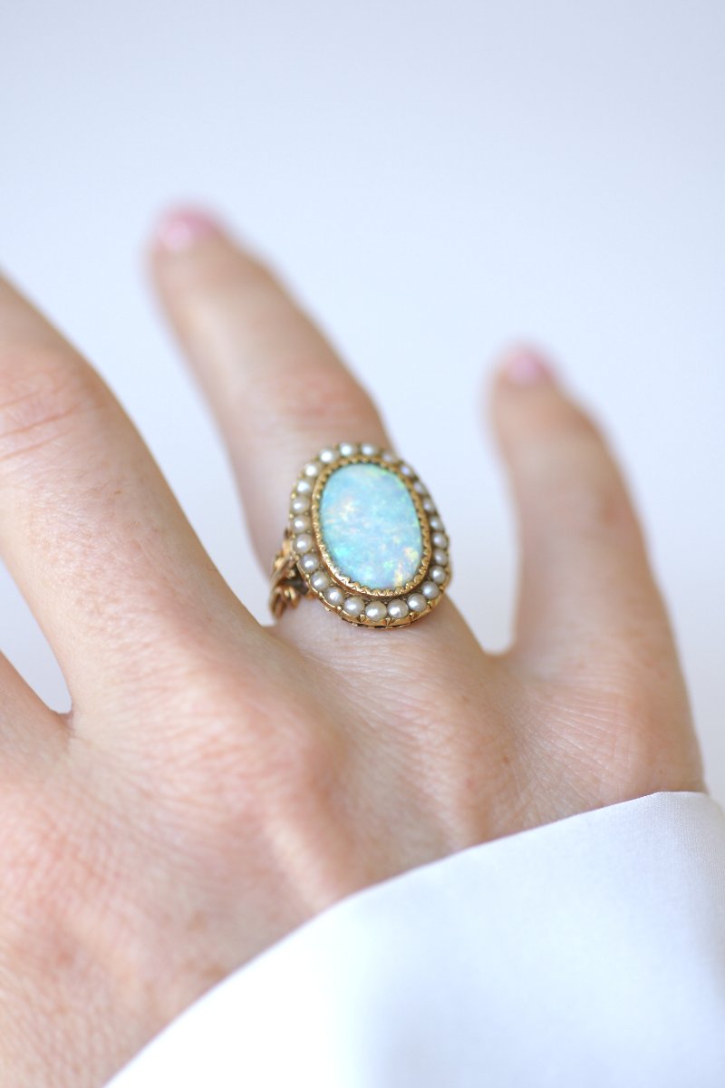 19th-century Antique Victorian Ring With Australian Opal And Natural Pearls Set In Yellow Gold-photo-3