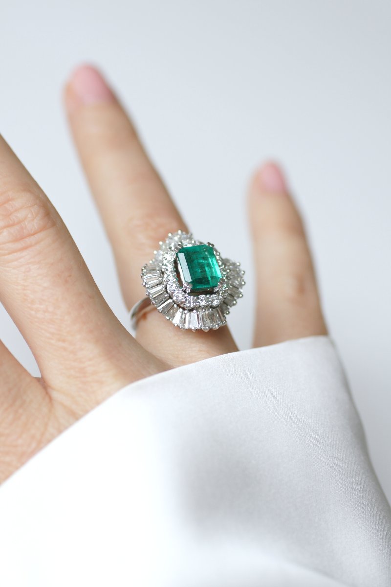 Bague Jupe Emeraude Colombienne et Diamants sur Or Blanc-photo-6