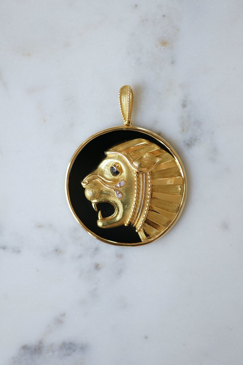 Jean & Pierre Bellin Leo Zodiac Pendant In Yellow Gold And Onyx, 1970s-photo-3