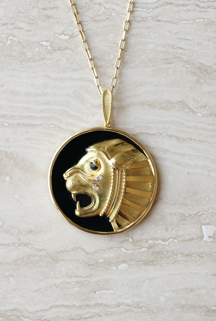 Jean & Pierre Bellin Leo Zodiac Pendant In Yellow Gold And Onyx, 1970s