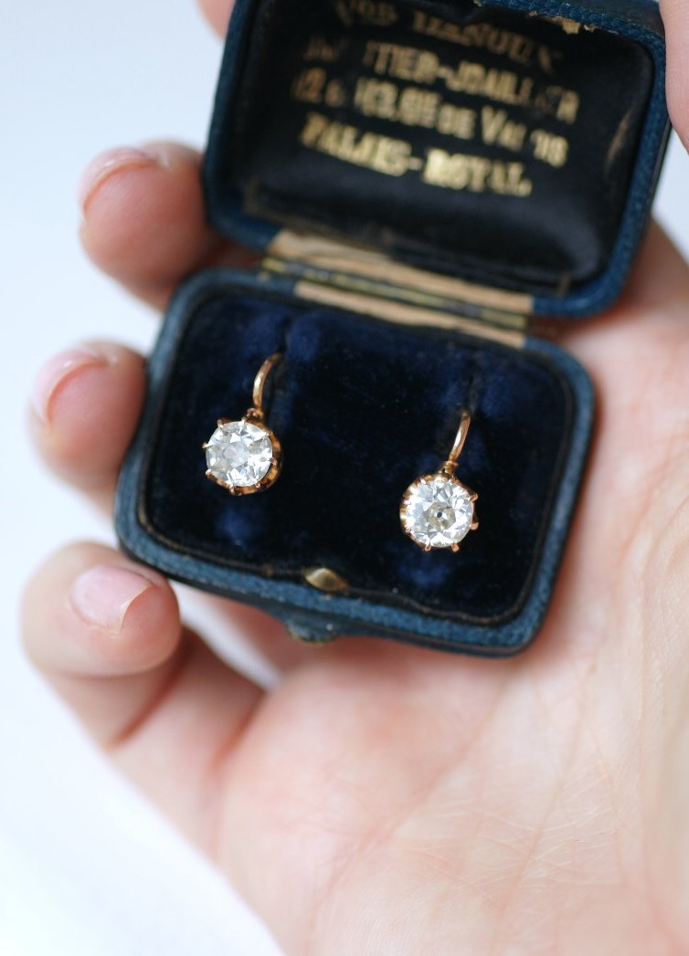 Boucles d'Oreilles Dormeuses Anciennes Diamant Coussin 1,70 Cts sur Or Rose