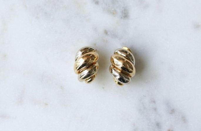 Van Cleef and Arpels Boucles d'Oreilles Clips Godronnés Deux Ors Années 80