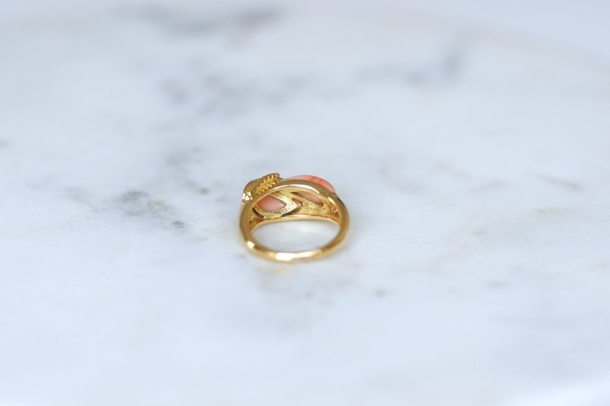 Jean & Pierre Bellin Bague Cabochon de Corail et Diamant sur Or Jaune-photo-1