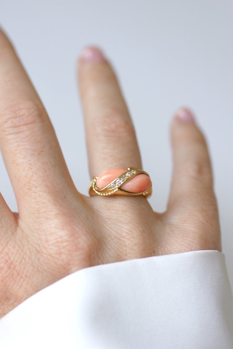 Jean & Pierre Bellin Bague Cabochon de Corail et Diamant sur Or Jaune-photo-4