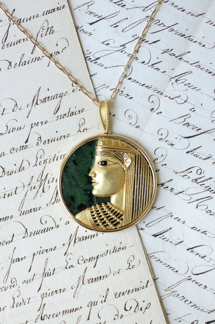 Jean & Pierre Bellin Pendentif Zodiaque Vierge en Or Jaune et Jade Années 70