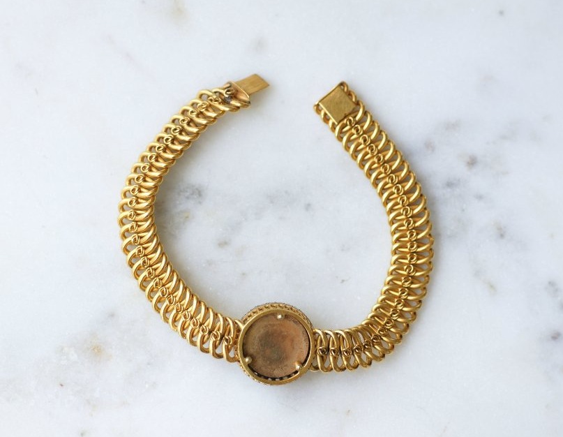 Bracelet Ancien Gourmette en Or jaune et Fixé Sous Verre Chien Diamants-photo-4