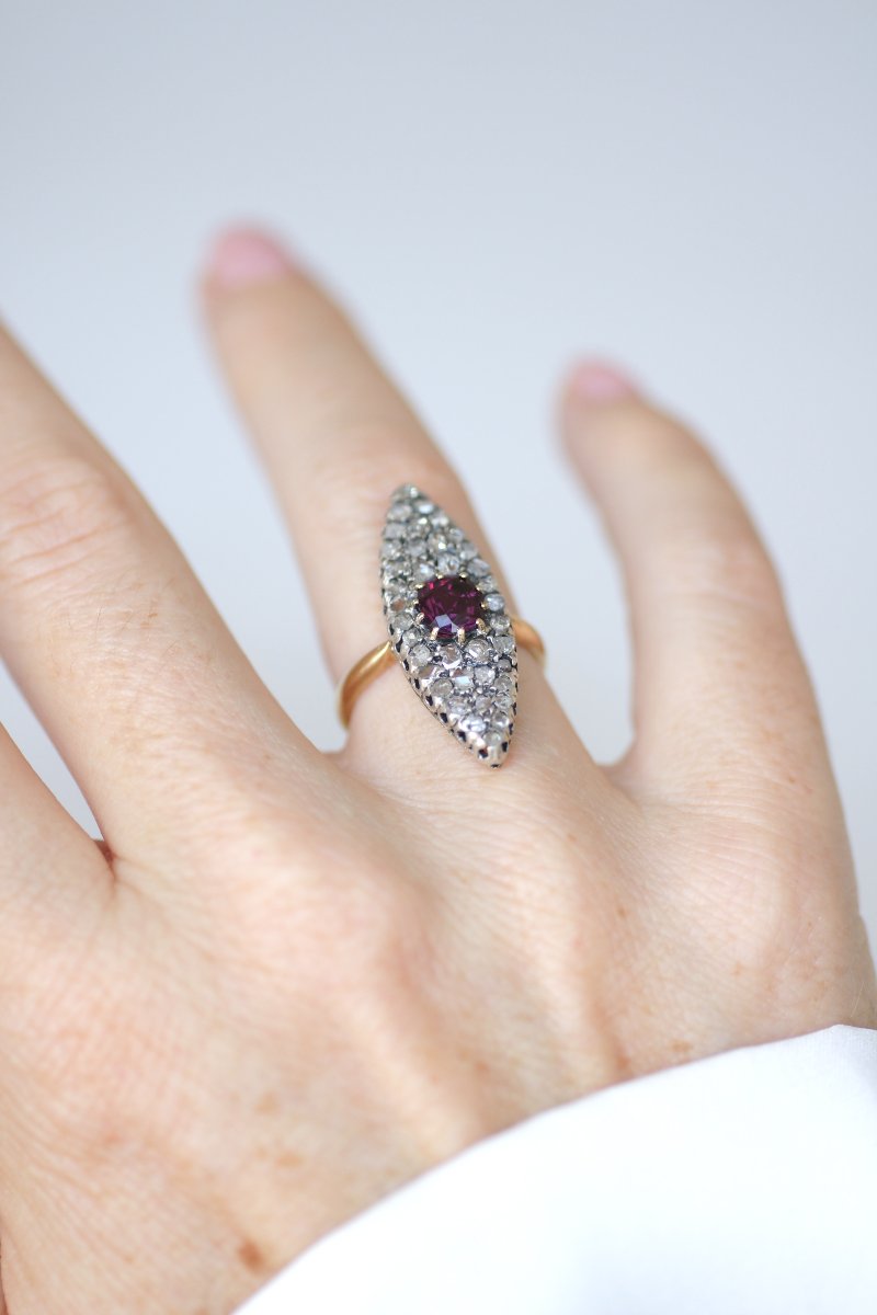 Victorian Navette Ring With Ruby And Diamonds In Yellow Gold And Silver-photo-4