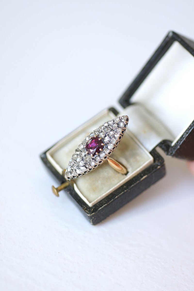 Victorian Navette Ring With Ruby And Diamonds In Yellow Gold And Silver-photo-5