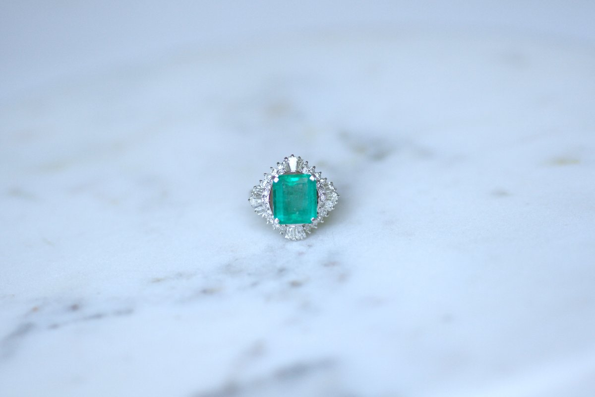 Bague Jupe Emeraude Colombienne 3,70 Cts et Diamants sur Platine-photo-2