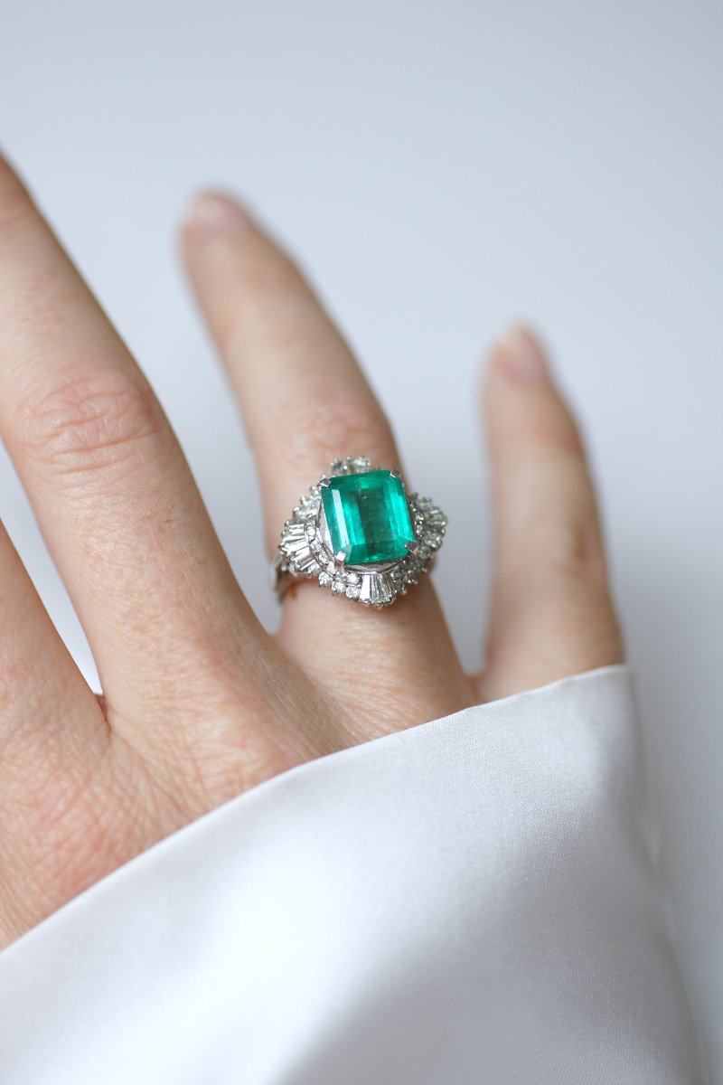 Bague Jupe Emeraude Colombienne 3,70 Cts et Diamants sur Platine-photo-3