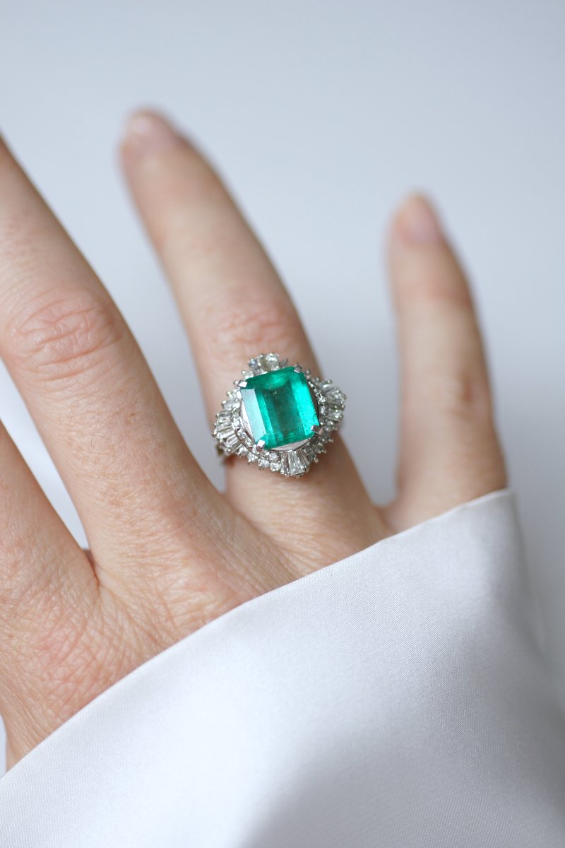 Bague Jupe Emeraude Colombienne 3,70 Cts et Diamants sur Platine-photo-1