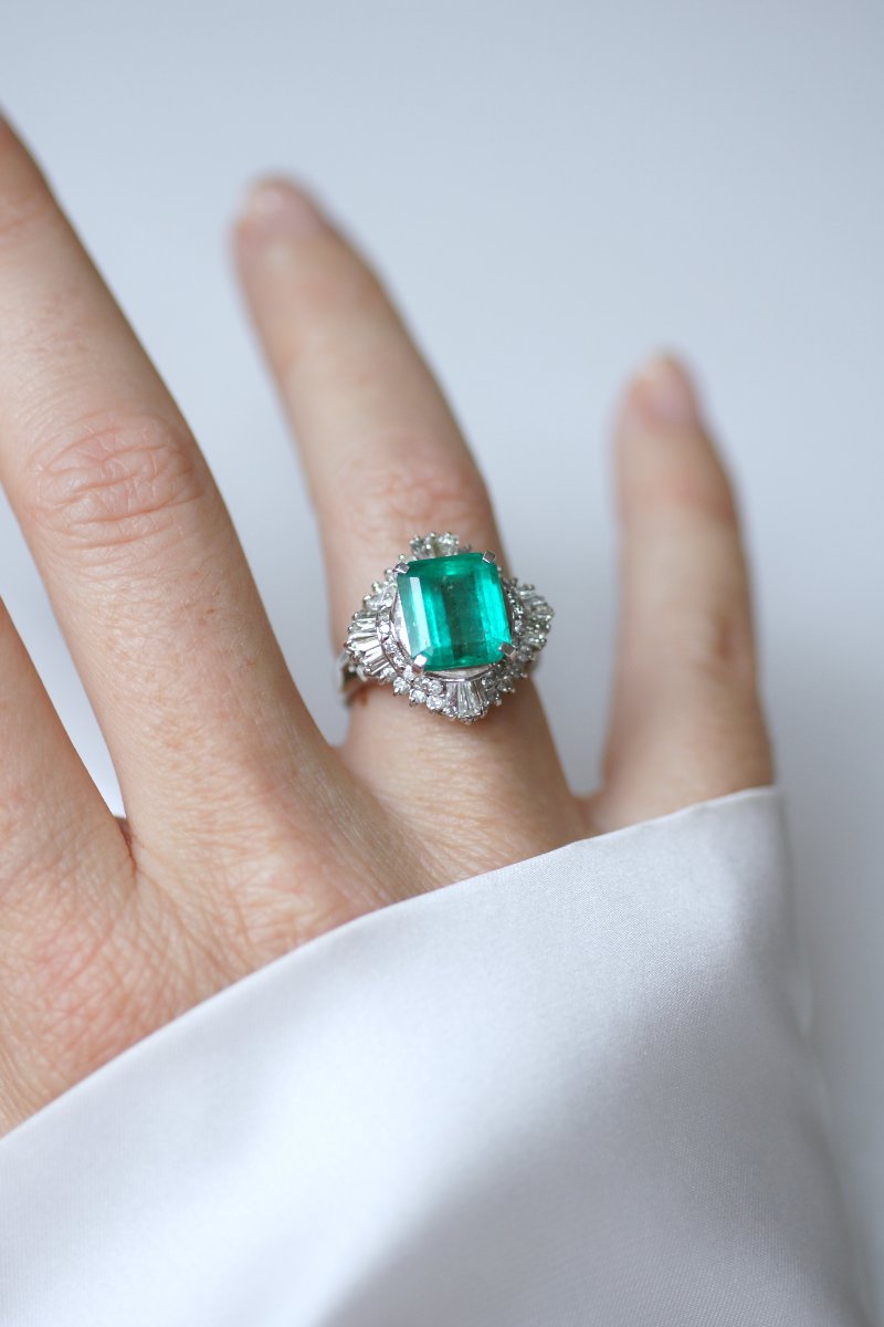 Bague Jupe Emeraude Colombienne 3,70 Cts et Diamants sur Platine-photo-5