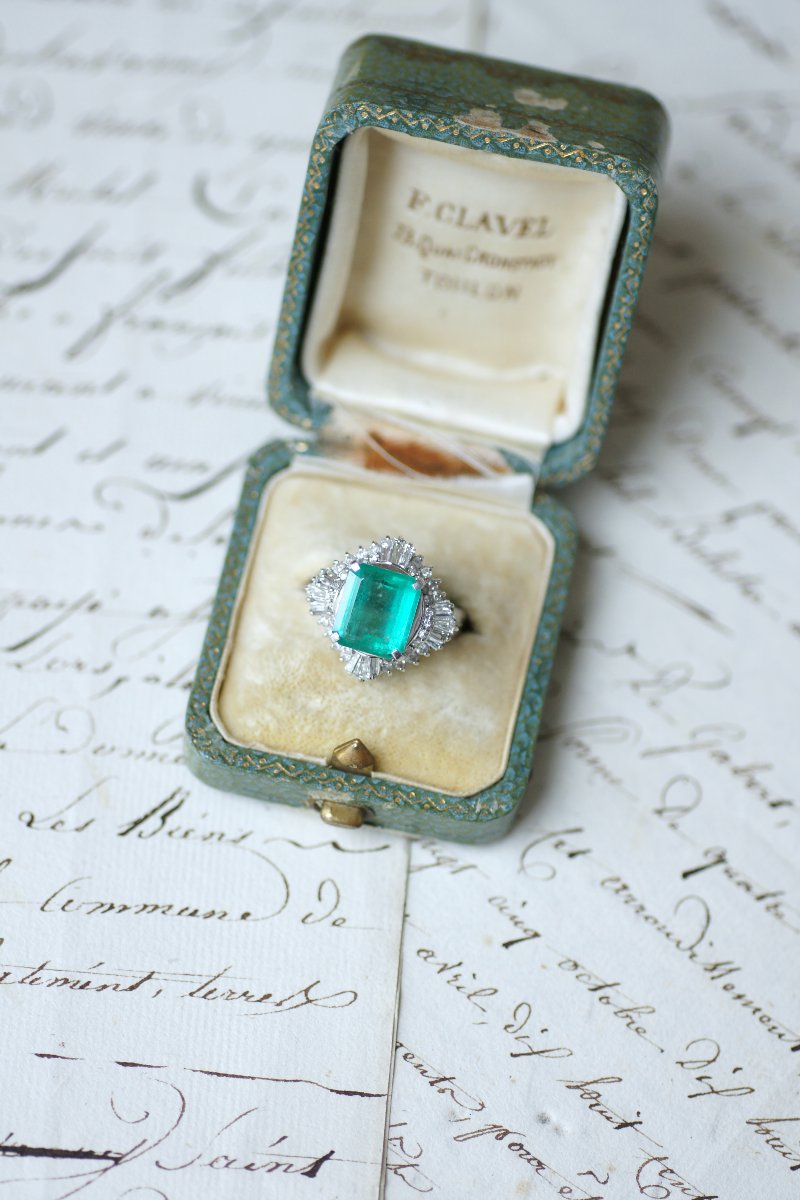 Bague Jupe Emeraude Colombienne 3,70 Cts et Diamants sur Platine-photo-7