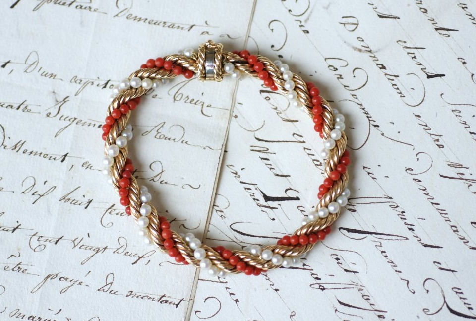 Bracelet Torsade Corail et Perle sur Or Jaune Années 60