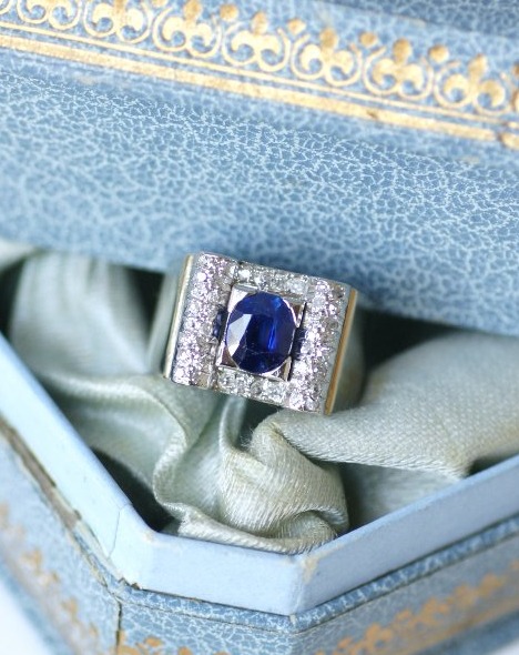 Bague Art Déco Saphir et Diamants sur Or Blanc et Platine