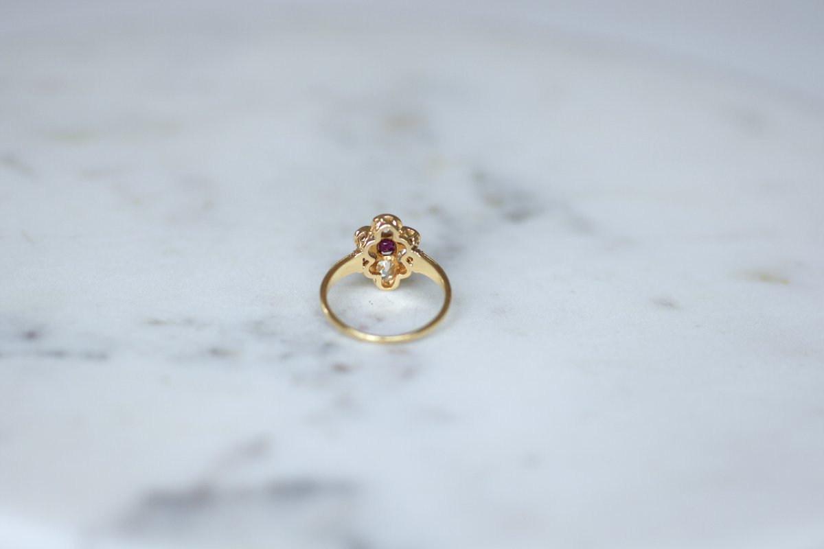 Victorian Cluster Ring With A 0.60 Ct Burmese Ruby And Diamonds Set In Yellow Gold-photo-3