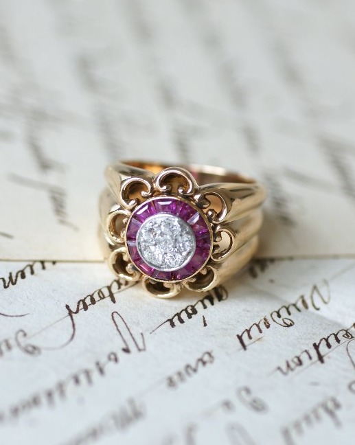 Bague Boule à Gaudrons Rubis et Diamant sur Or Rose et Platine