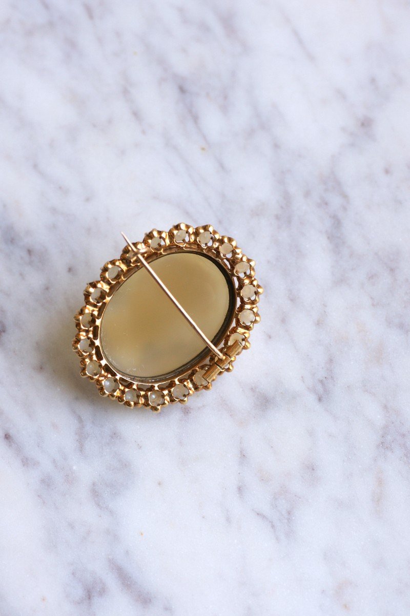 French Victorian Gold Agate Cameo Brooch With Natural Pearls-photo-4